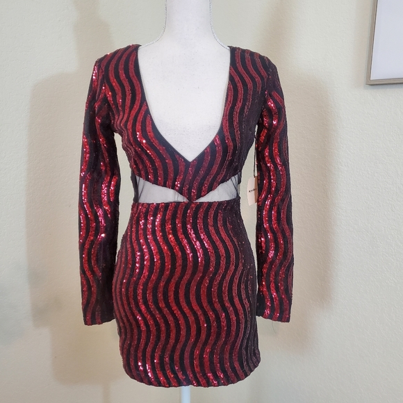 Revolve Superdown Kim Deep V Sequin Mini Dress! Size XXS. - Picture 2 of 11